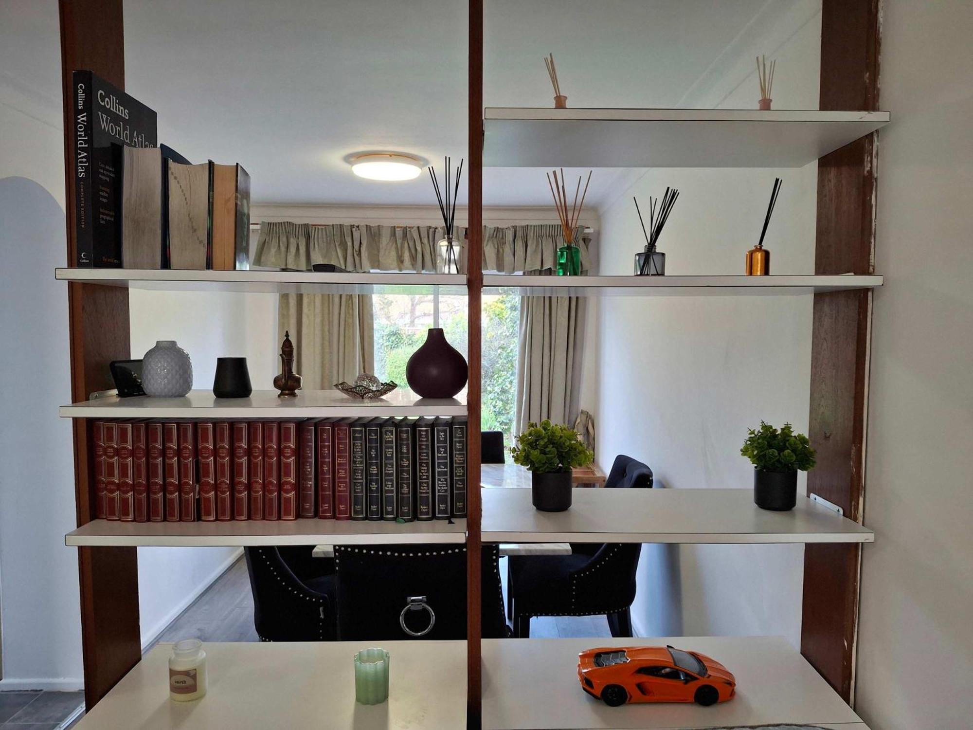 Nicely Decorated 3 Bedroom House Near Heathrow, London Staines-upon-Thames Kültér fotó