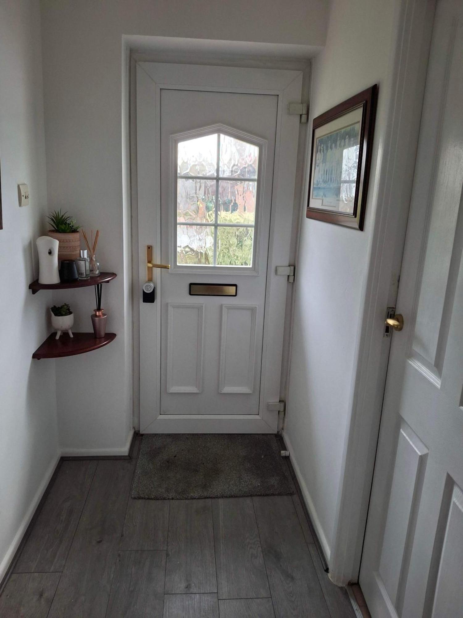 Nicely Decorated 3 Bedroom House Near Heathrow, London Staines-upon-Thames Kültér fotó